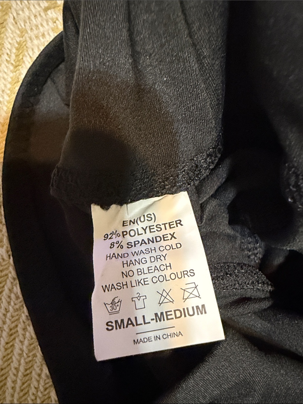 Black capri Active Leggings with pockets / never worn - Picture 3 of 3